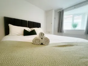 Anstey Heights Apartments - Image 2