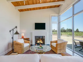 Sonoma-Napa Wine Country Retreat Surrounded By Vineyards, Views, & Privacy - Image 2