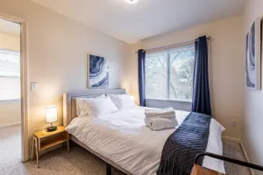 Large 4BR Stadium Getaway, Walk to the Big House! - Image 5