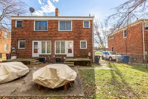 Large 4BR Stadium Getaway, Walk to the Big House! - Image 3