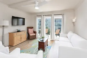 Completely renovated condominium - Image 2