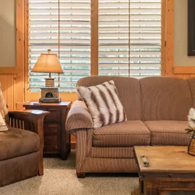 Luxury 2BR+L Cabin Close to Shows & Attractions! - Image 5