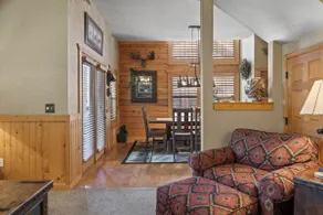 Luxury 2BR+L Cabin Close to Shows & Attractions! - Image 4