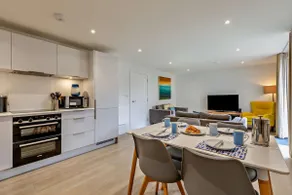 3 Middlecombe - Indoor Pool & 4 min walk to Beach! - Image 3