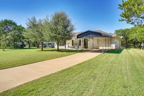 Granbury Cottage, Steps to Lake & Dock! - Image 2