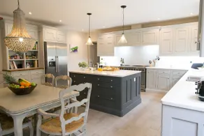 Stunning House, Hot Tub, Wi-Fi - Image 3
