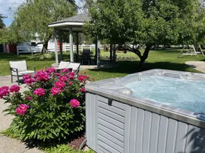 Modern Farmhouse: Hot Tub, Fire Pit & Family Fun! - Image 2