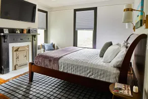 Charles on 11th - Beautifully Restored Historic Southside Home, Walkable, Perfect for Groups - Image 3