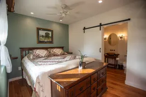 Cowbell Cabin With Hot Tub 15min to Downtown - Image 4