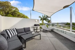 5 76 Upper Hastings Street - Image 3