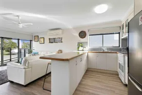 Driftwood Townhouse - Waterfront-Central Location - Image 5