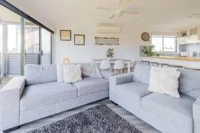 Driftwood Townhouse - Waterfront-Central Location - Image 4