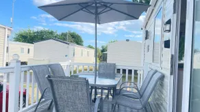 Excellent caravan 4 birth sleeps 6 Tranquil site - Image 2