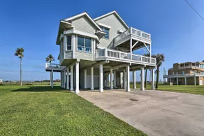 Ocean-View 'Kahala Beach Bliss' Home in Galveston! - Image 2