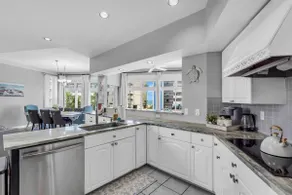 Sunsets Madeira Beach/ 4BR Ocean View House w/Balcony & Elevator - Image 5