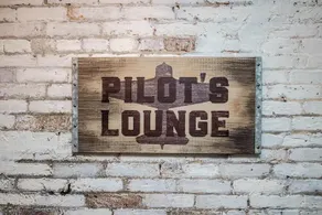 The Pilot's Lounge - Image 5