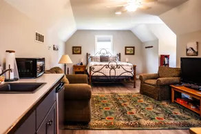 Charming studio apartment - Perfect location for the outdoor explorer - Image 3