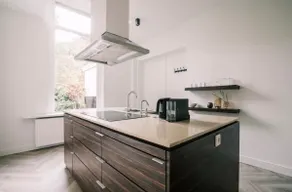 4p- luxury home with WiFi in perfect location, - Image 2
