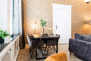 4p- luxury home with WiFi in perfect location, - Image 3
