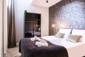4p- luxury home with WiFi in perfect location, - Image 5