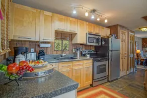Tree Top 19, Snowpeak 2 Bedroom Spectacular Townhome Slope Side - Image 4