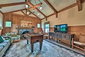 Amazing Historic Home w/ Stunning Mountain Views! - Image 4