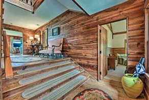 Amazing Historic Home w/ Stunning Mountain Views! - Image 5