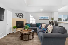 Ocean Views! Beachside 3 BD/2BA Mission Beach Home - Image 3