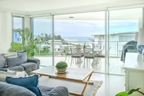 Hamptons Style Penthouse at Kings Beach - Image 3