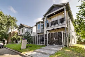 Luxe Southwest Houston Home w/ Balconies & Patio! - Image 2