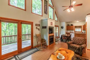 The Lazy Bear Retreat-Open Large Wrap Around Deck - Gas Grill - Gas Fireplace - Image 4