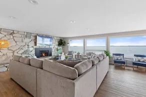 Newly Remodeled Waterfront Whidbey Island, Hot Tub - Image 3