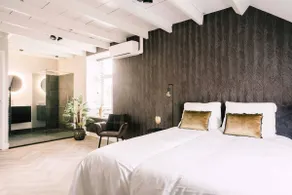 HotelBed and air conditioning in City V - Image 5