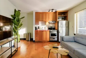 Color Splash 1BR | Heart of Hawthorne - Image 2