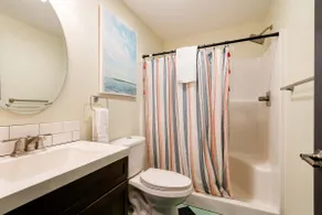 Color Splash 1BR | Heart of Hawthorne - Image 4