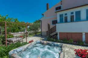 Ferienhaus Zora with Whirlpool - Image 2