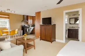 Spacious Normal Heights Studio - Yard | Walkable - Image 2
