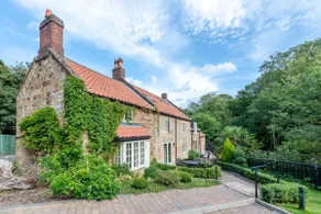 Gardeners Cottage - Image 2