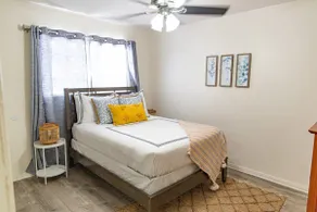 Amazing Pacific Beach Bungalow - Image 4