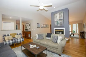 1025 Diamondhead - Image 2