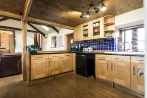 Foxglove - Luxurious Barn Conversion - Blossom Farm - Image 4