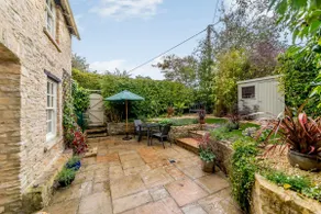 Charming Cotswold Cottage in Fulbrook - The Reading Room - Image 5