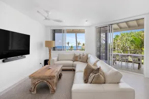 Luxe Beachside Apartment - Heated Pool - SeaViews - Image 2
