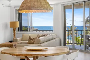 Luxe Beachside Apartment - Heated Pool - SeaViews - Image 5