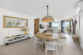 Luxe Beachside Apartment - Heated Pool - SeaViews - Image 4