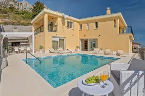Villa Sun Palace with luxury 5 bedroom villa and amazing panoramic sea views - Image 4