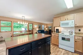 Secluded Oasis w Hot Tub, Screened-in Porch, WiFi! - Image 5
