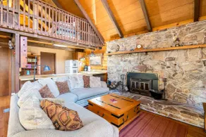 Log Cabin w Loft, Grill, Deck, Fire Pit, & WiFi - Image 4