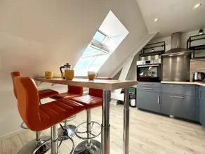 Spacious duplex • Ideal for families & pros • 2 bathrooms - Image 3