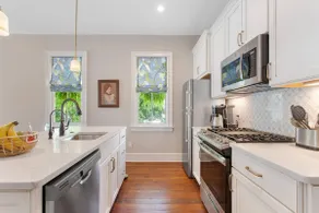 Dianna Browns Place | Historic District - Image 3